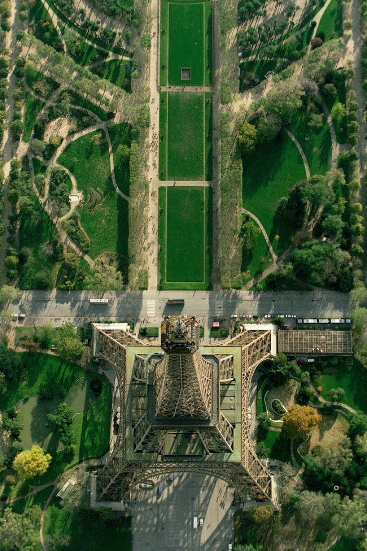 Photo:  Eiffel tower airview